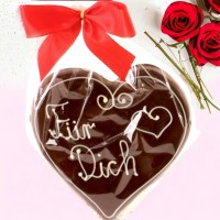 Marzipanherz beschriftet mit Für Dich von Confiserie Paulsen Marzipanherz beschriftet mit Für Dich von Confiserie Paulsen